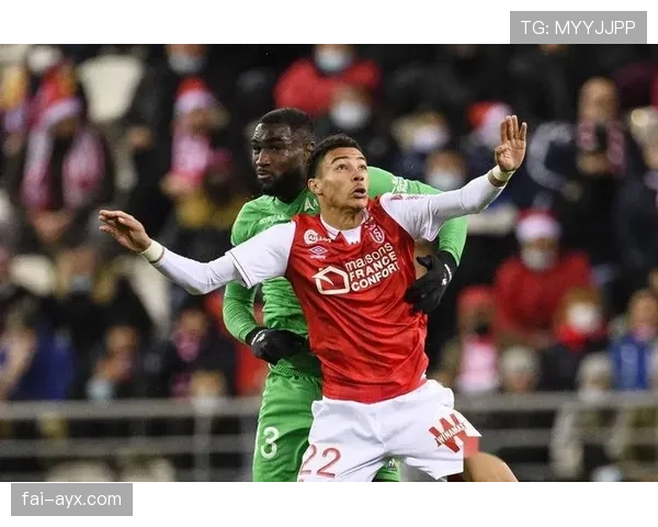 阿贾克斯中场新星闪耀赛场,组织才华助力球队冲击冠军 阿贾克斯中场新星闪耀赛场,组织才华助力球队冲击冠军