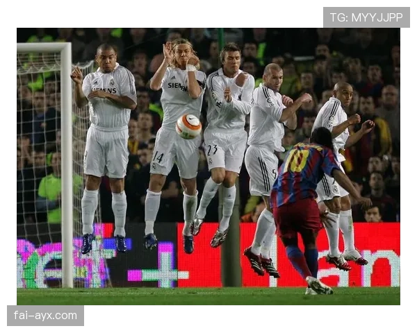 莱奥 vs 罗纳尔迪尼奥：天赋与灵感如何塑造边路创造力