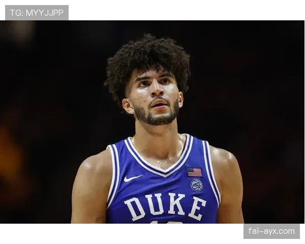 布泽尔高效低位单打提升球队内线攻击力显著